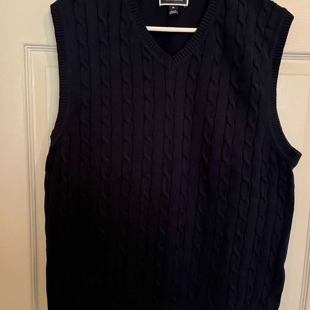 Club Room V-Neck Sweater Vest in Deep Navy